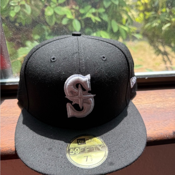 Anew X Newera Fitted Cap - White